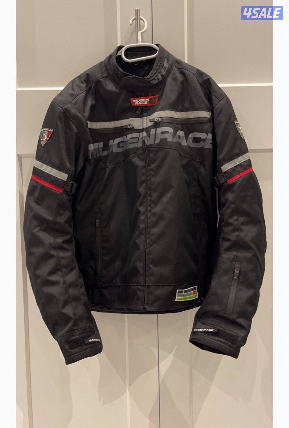 جناط lone rider وخوذ متنوعه وجاكيت8