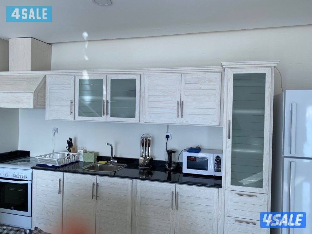 للإيجار شقه كبيره   مطله علي الخور مباشرة4