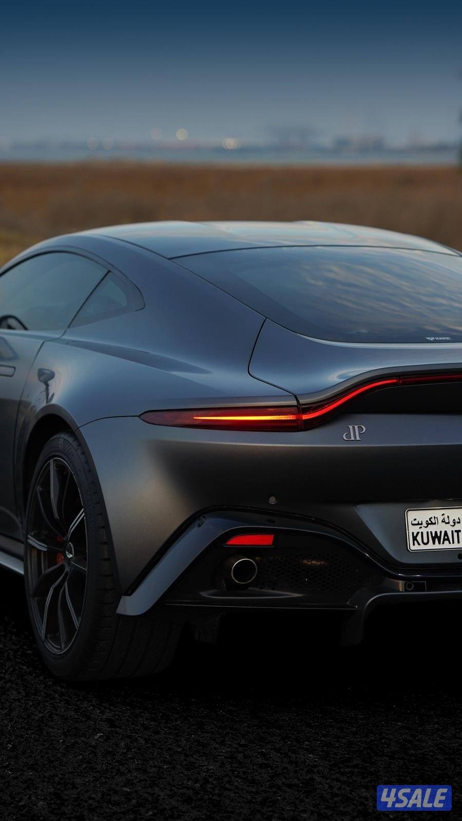 Aston Martin Vantage5