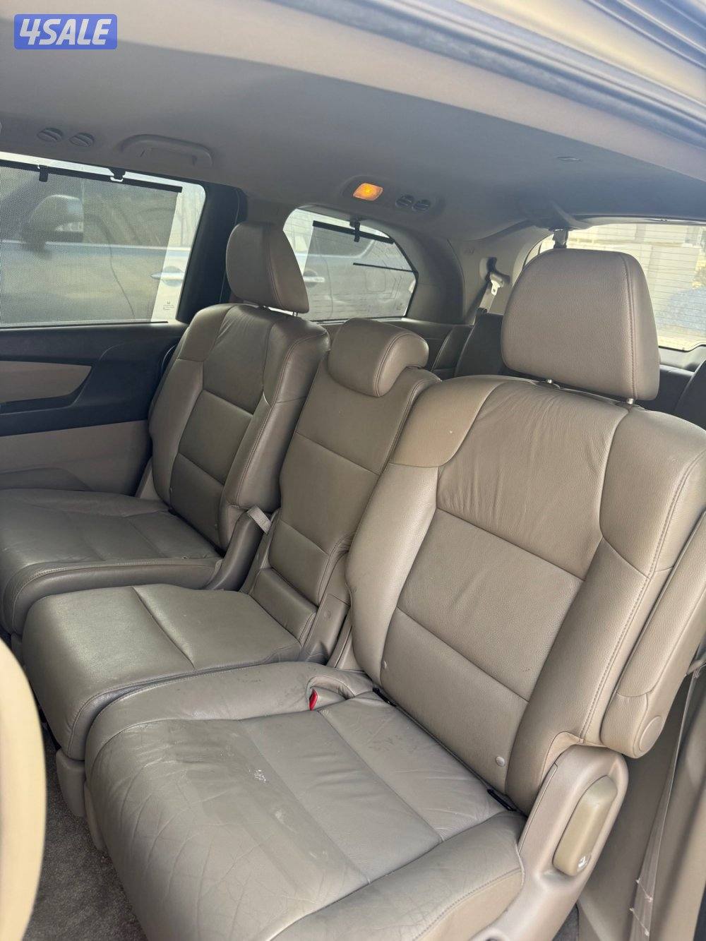 للبيع اويسي 2013 سيلفر ماشي 270 الف2