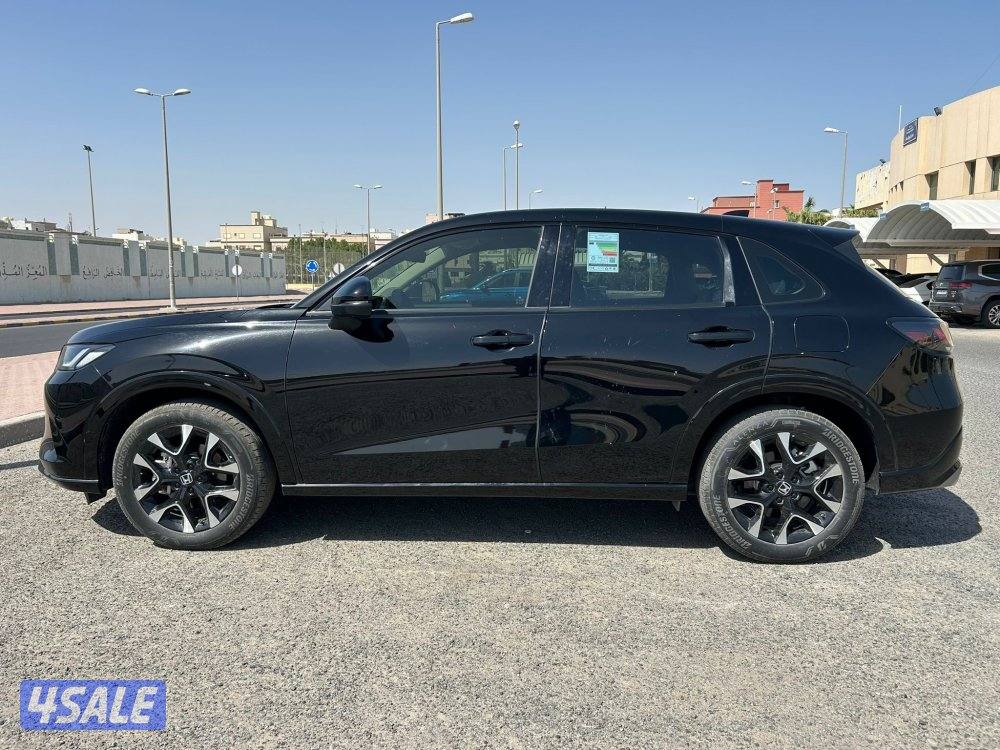 ZRV موديل 2024 ماشي: 1 ألف4