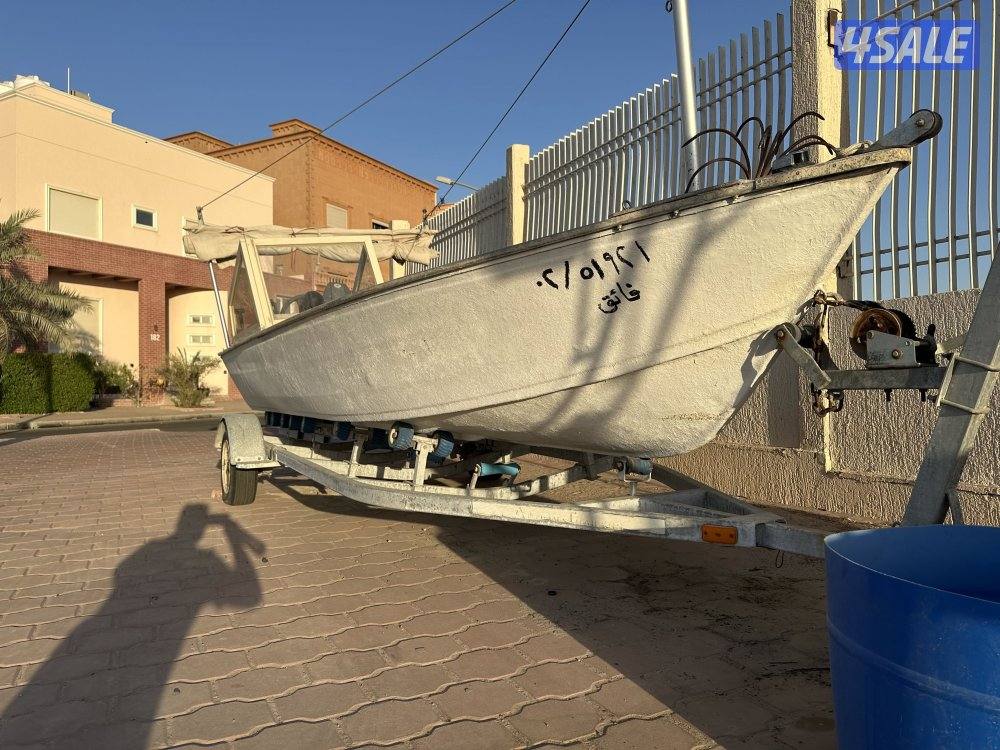 للبيع طراد المنيوم كريست لاينر ١٨ قدم0