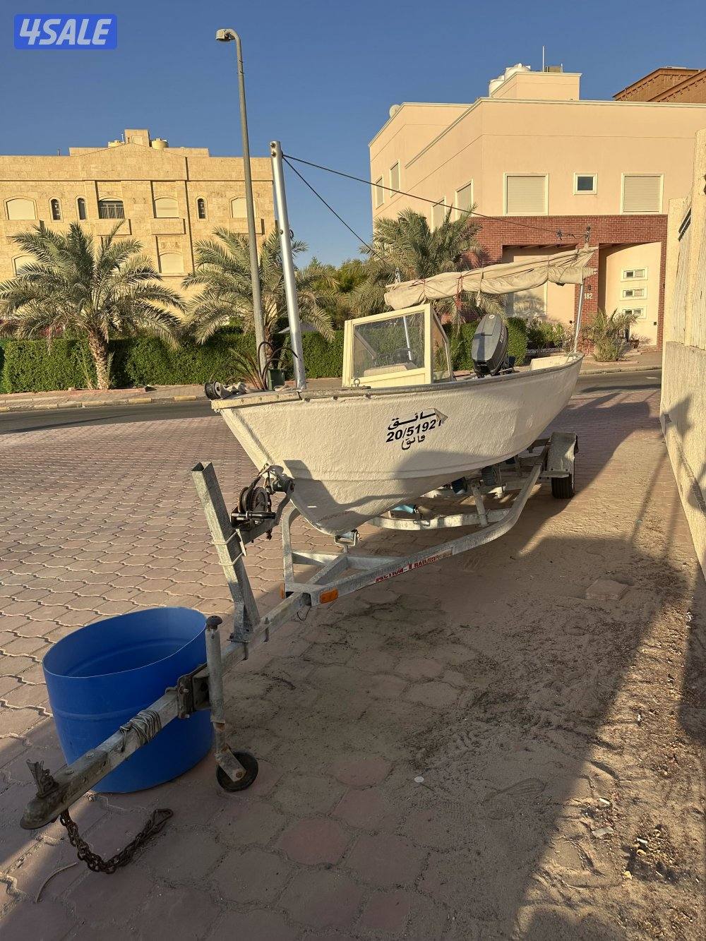 للبيع طراد المنيوم كريست لاينر ١٨ قدم3