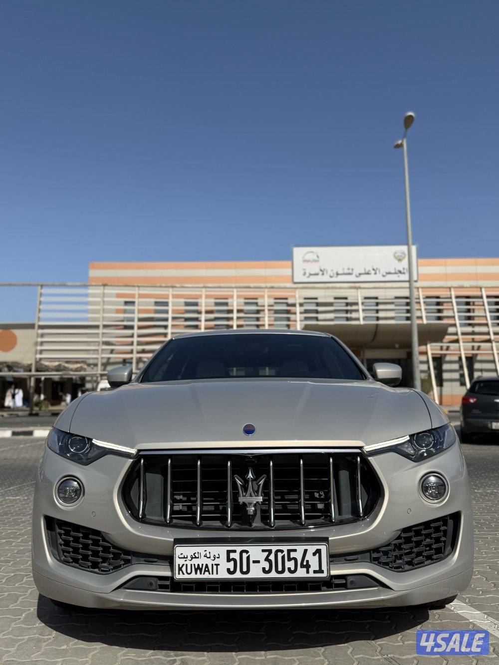 للبيع مازيراتي ليفانتي1