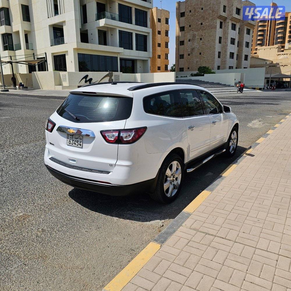 شيفروليه ترافيرس بيضا للبيع2