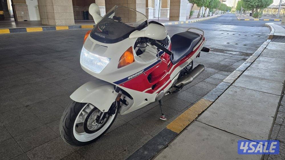 للبيع cbr 1000F موديل ١٩٩٠ بحاله نادرة2