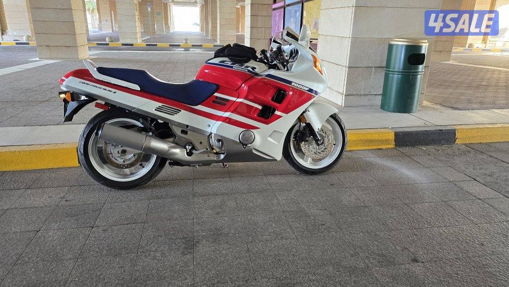 للبيع cbr 1000F موديل ١٩٩٠ بحاله نادرة0