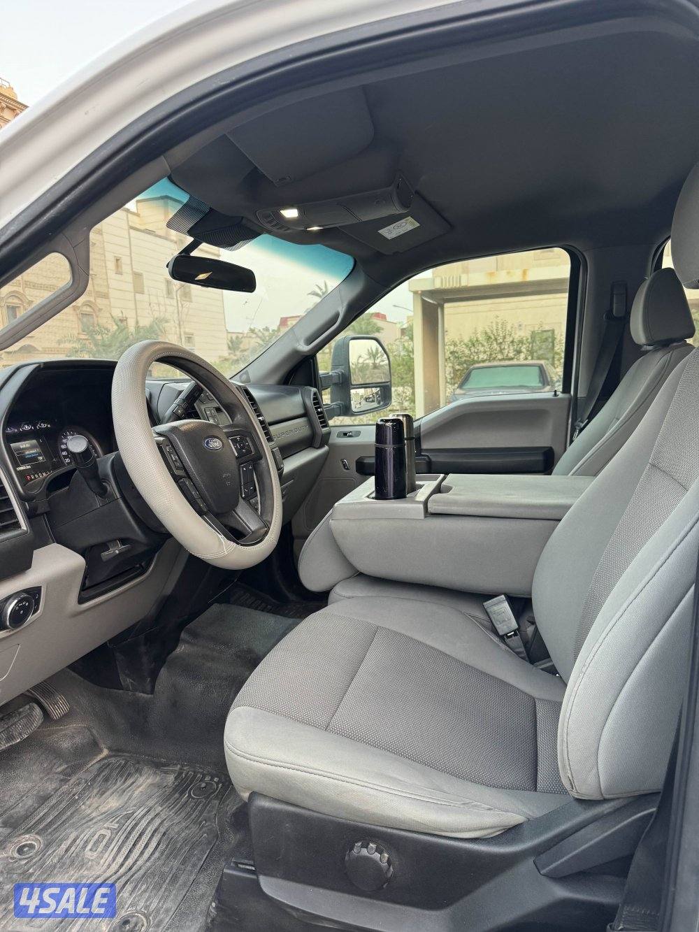 للبيع وانيت فورد F250 موديل 20196