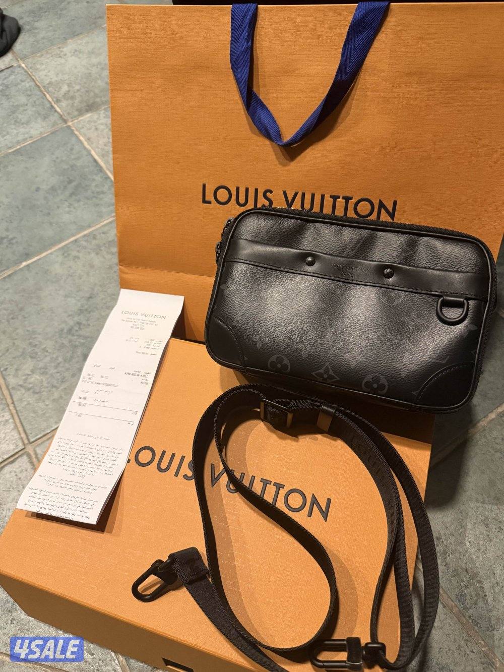 LV alpha Messenger اصلية مع فواتيرها من ال ڤي الكويت0