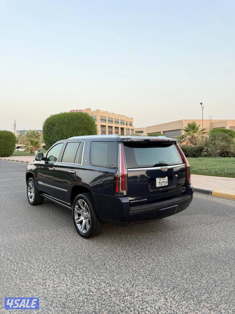 اسكاليد 2017 وارد الغانم ماشي 127 بحاله ممتازه جداً شرط الفحص الكامل3