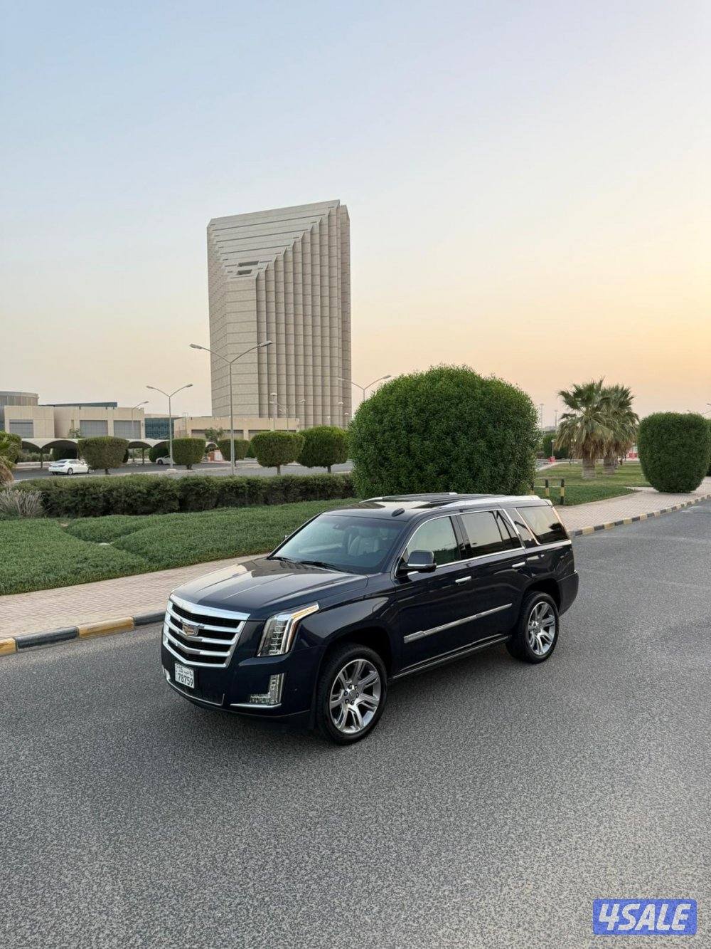 اسكاليد 2017 وارد الغانم ماشي 127 بحاله ممتازه جداً شرط الفحص الكامل4