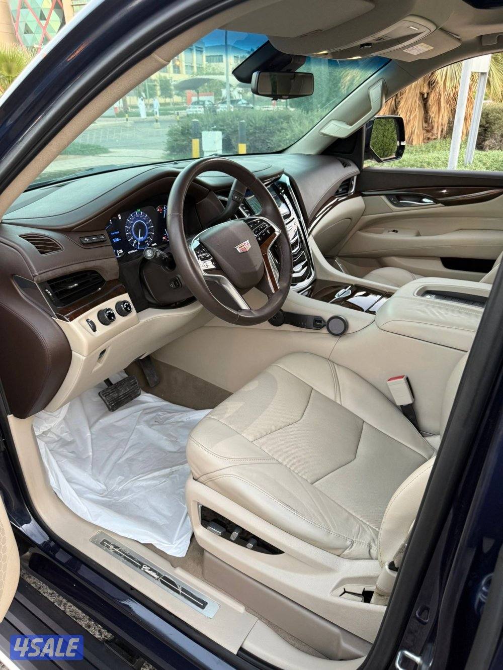 اسكاليد 2017 وارد الغانم ماشي 127 بحاله ممتازه جداً شرط الفحص الكامل5