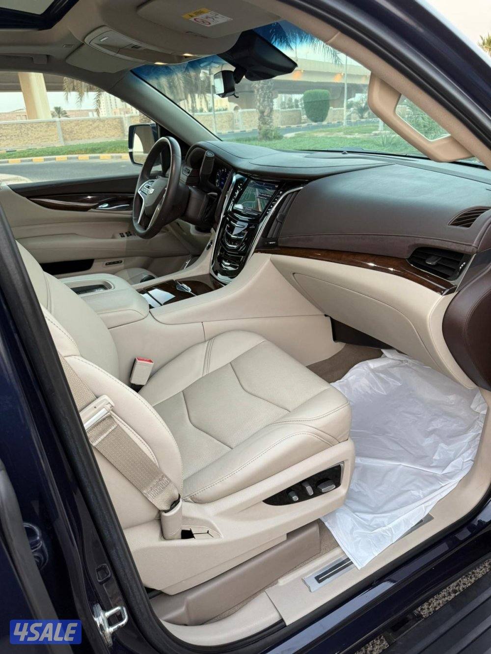 اسكاليد 2017 وارد الغانم ماشي 127 بحاله ممتازه جداً شرط الفحص الكامل12