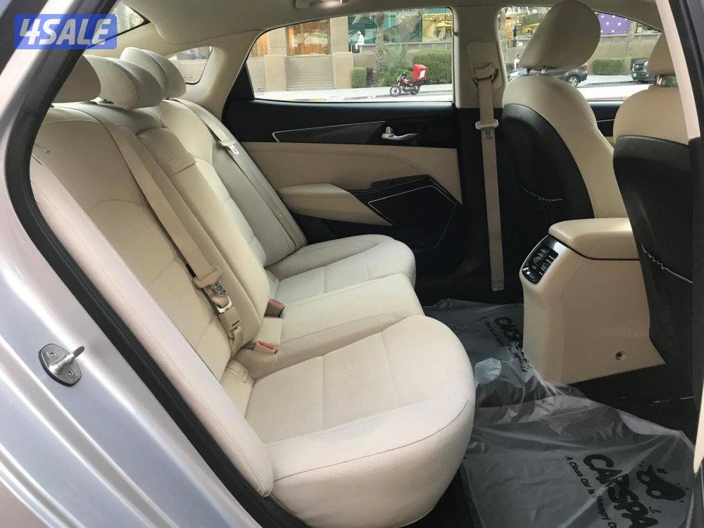 سيارة رجل مسن مو ماشية شي1