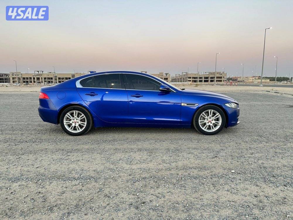 جاكوار XE موديل ٢٠١٨ عداد قليل و صبغ وكالة2