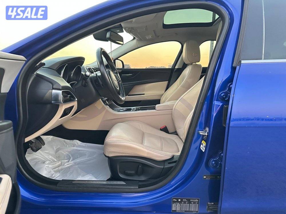 جاكوار XE موديل ٢٠١٨ عداد قليل و صبغ وكالة5