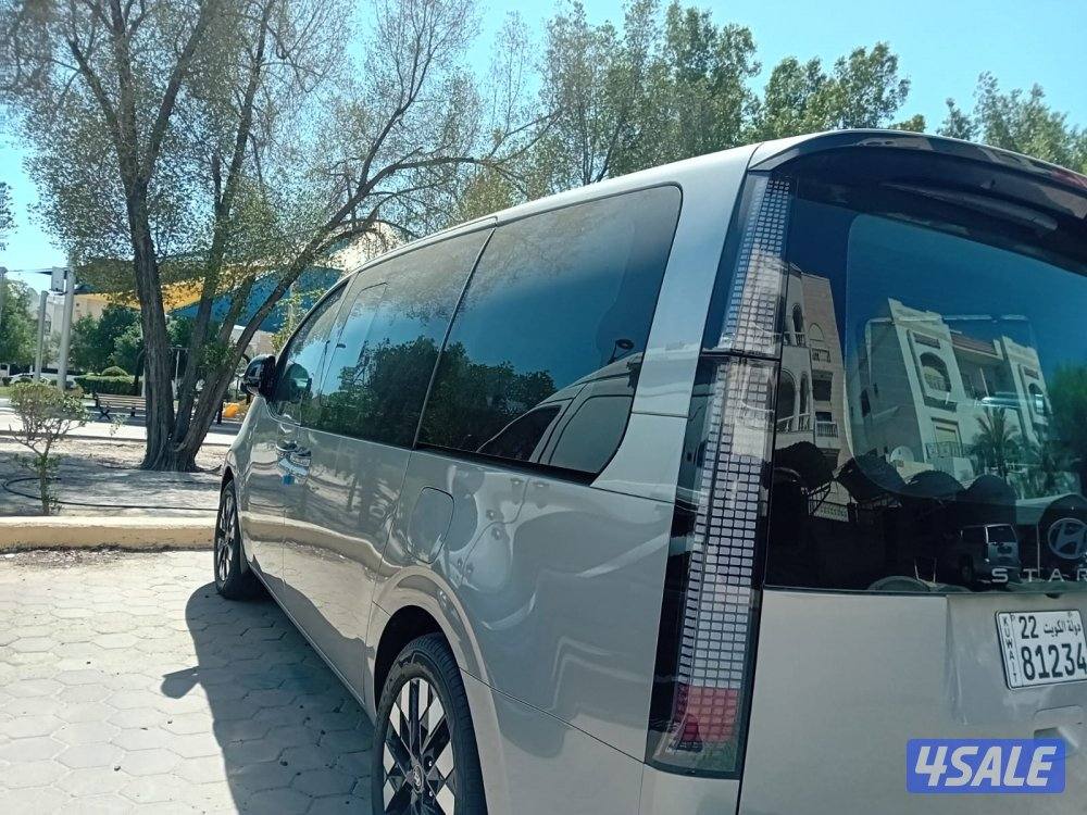 للبيع هونداي ستاريا 2025 كاملة المواصفات ماشيه 650 كيلومتر فقط2