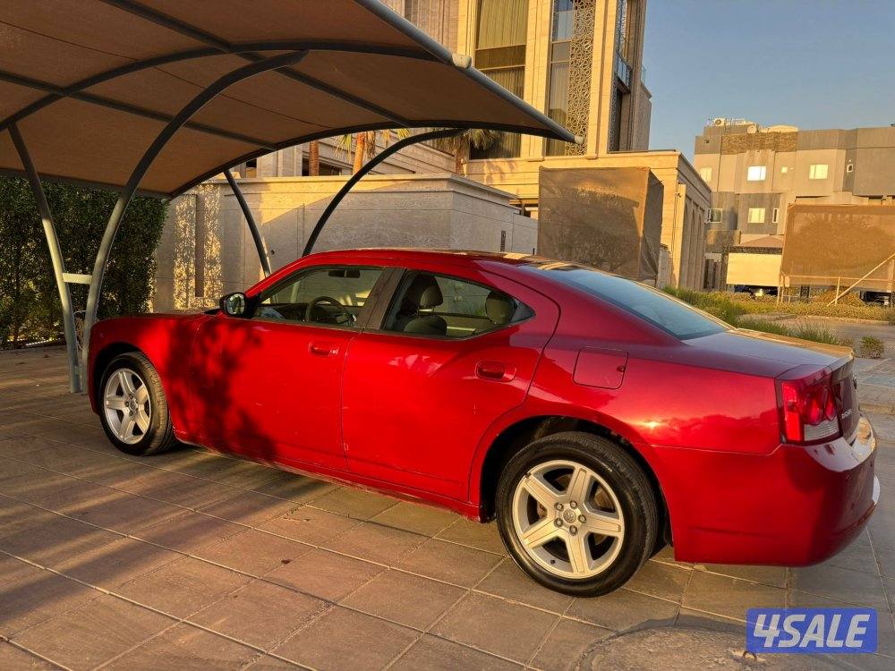 للبيع شارجر 2010 بحاله ممتازه5