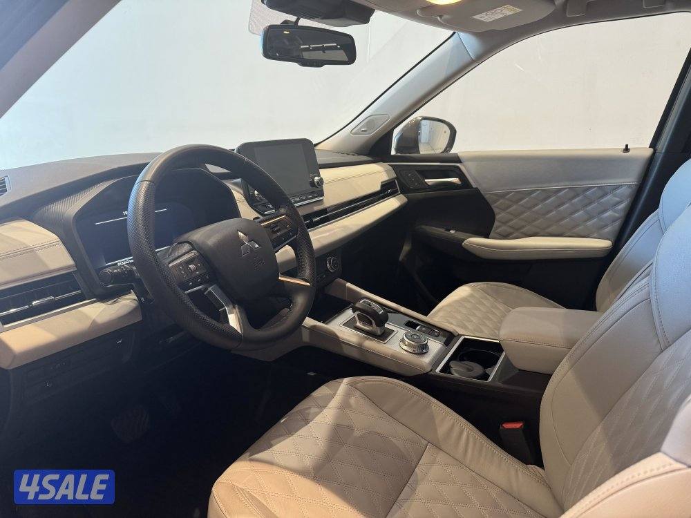 Mitsubishi Outlander6