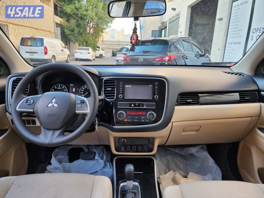 للبيع ميتسوبيشي أوتلاندر عداد 102 ألف موديل 2019 شرط الفحص6
