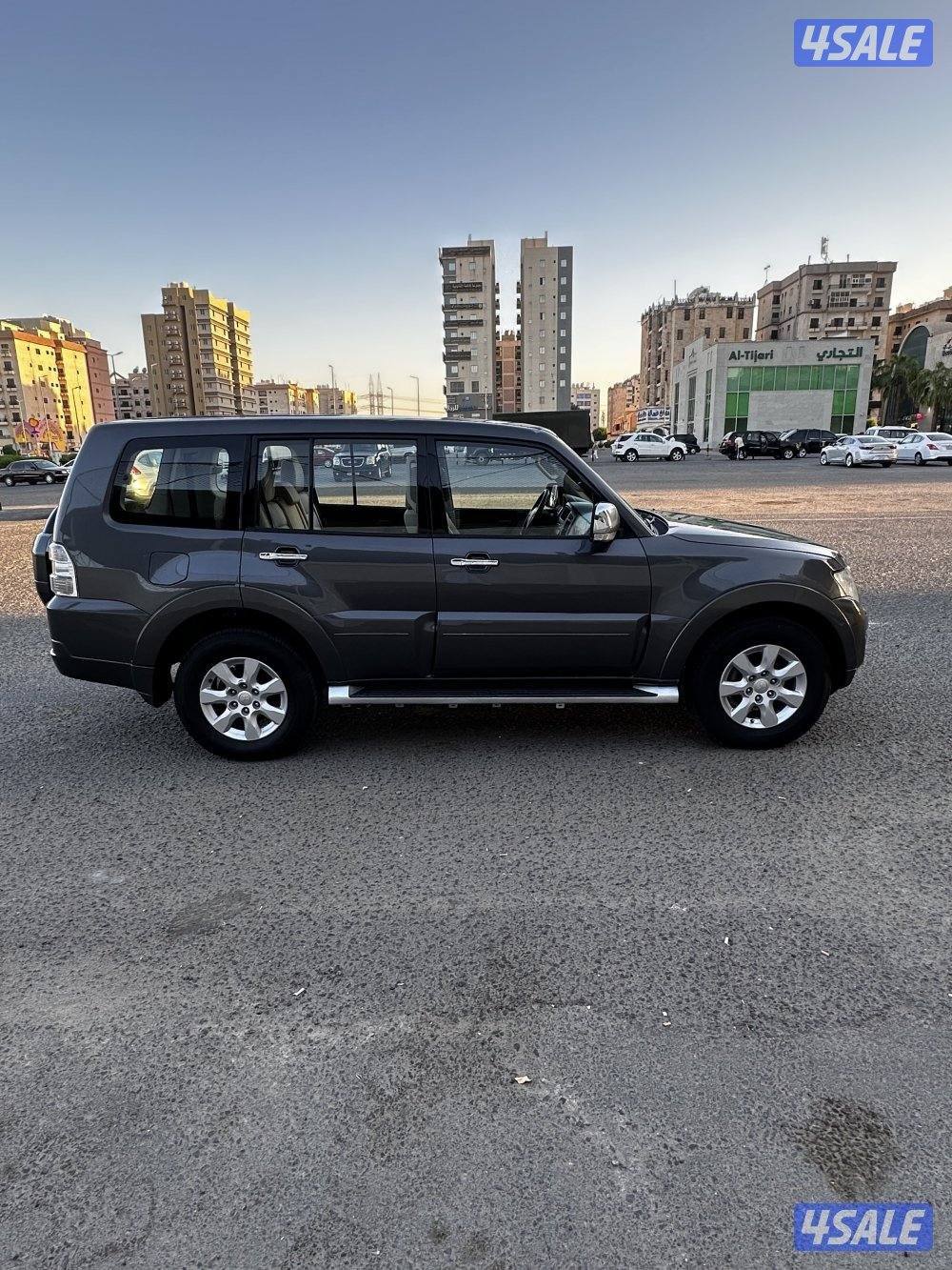 للبيع باجيرو 2016 صبغ وكاله ماعدا قطعه1