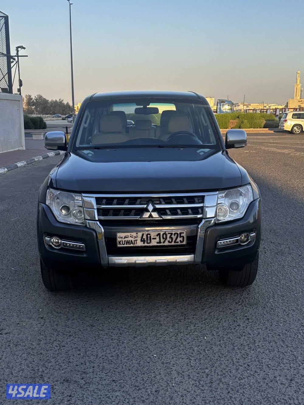 للبيع باجيرو 2016 صبغ وكاله ماعدا قطعه2