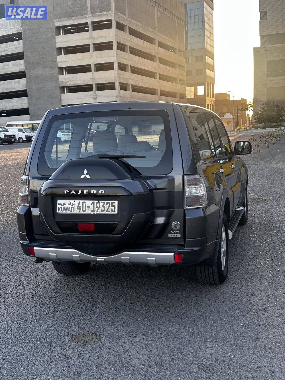 للبيع باجيرو 2016 صبغ وكاله ماعدا قطعه3