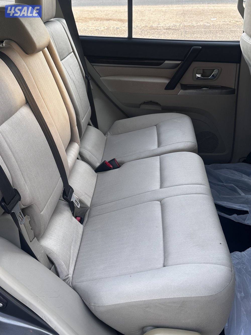 للبيع باجيرو 2016 صبغ وكاله ماعدا قطعه4