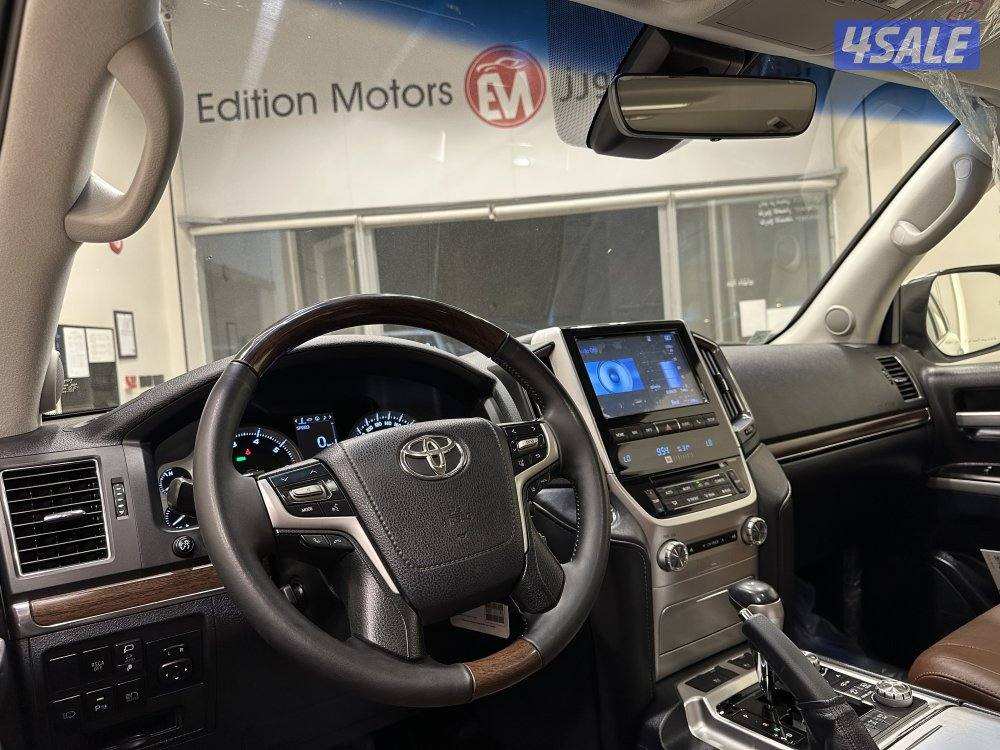 لاندكروزر VXR8