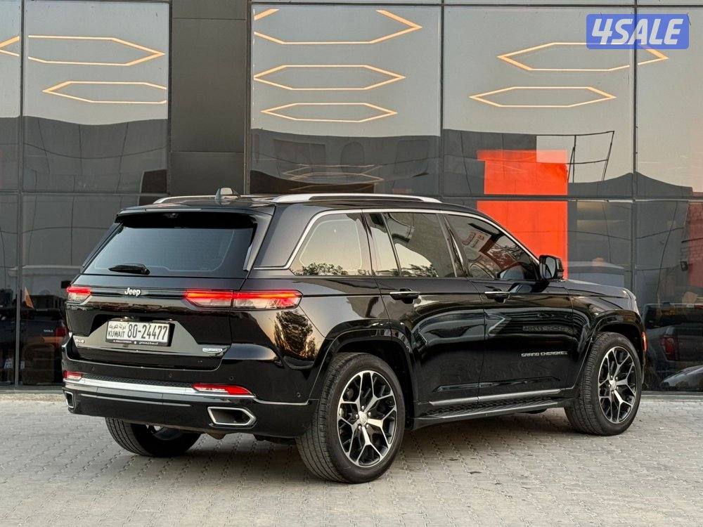 GRAND CHEROKE SUMMIT 4*4 _2023 صبغ الوكالة4