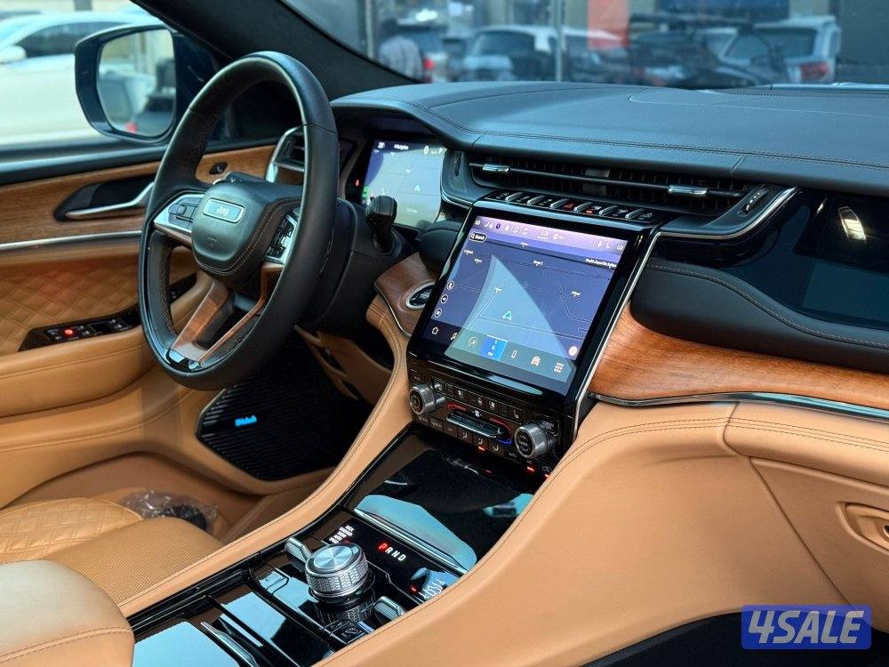 GRAND CHEROKE SUMMIT 4*4 _2023 صبغ الوكالة7