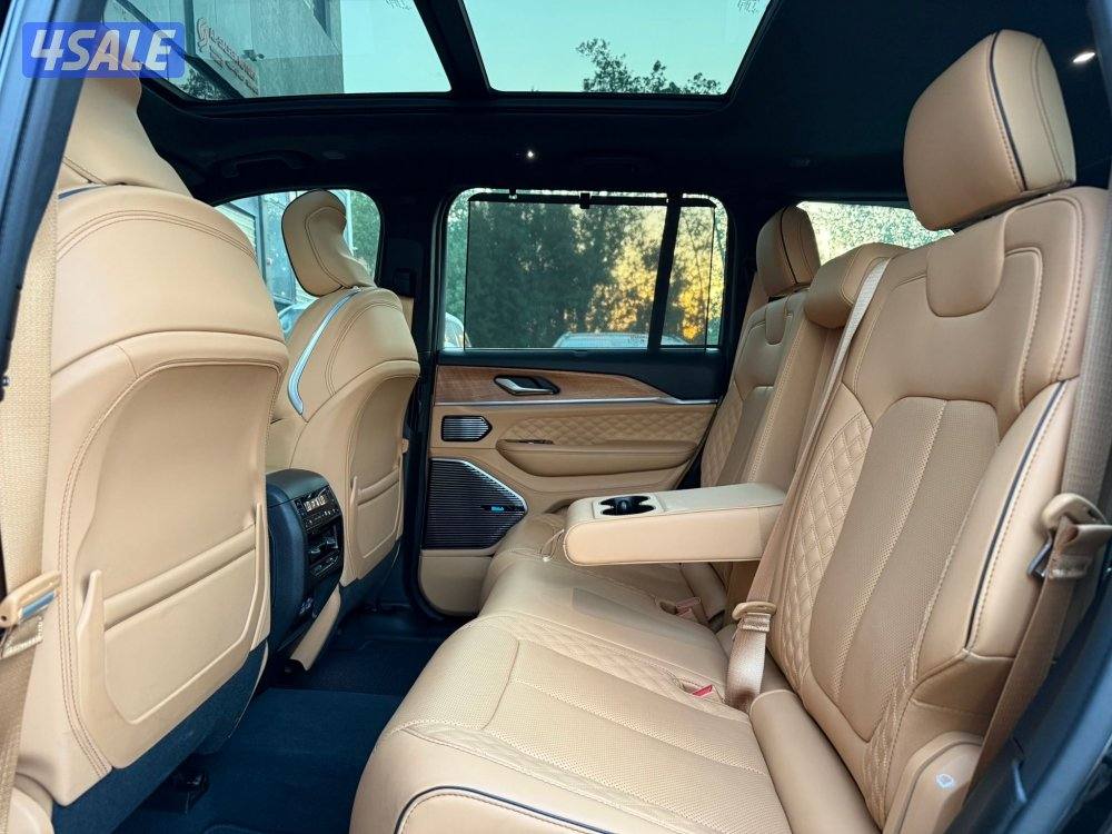 GRAND CHEROKE SUMMIT 4*4 _2023 صبغ الوكالة9