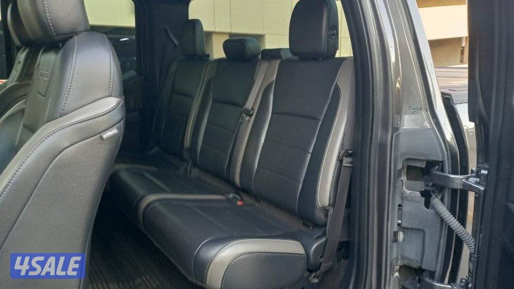 تعرفوني وتواصلي واتس اب فقط3