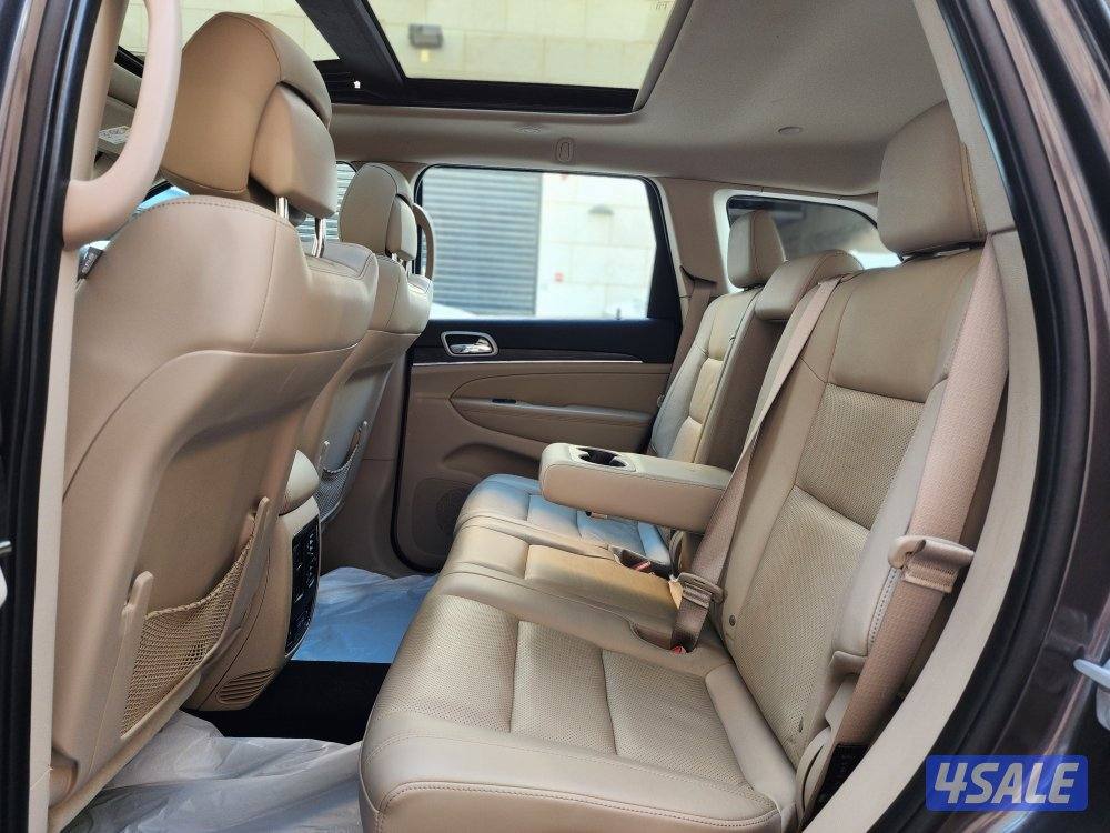 جيب غراند شيروكي ليميتد اعلى مواصفات عداد٧٠الف سرفس منتظم شرط الفحص5