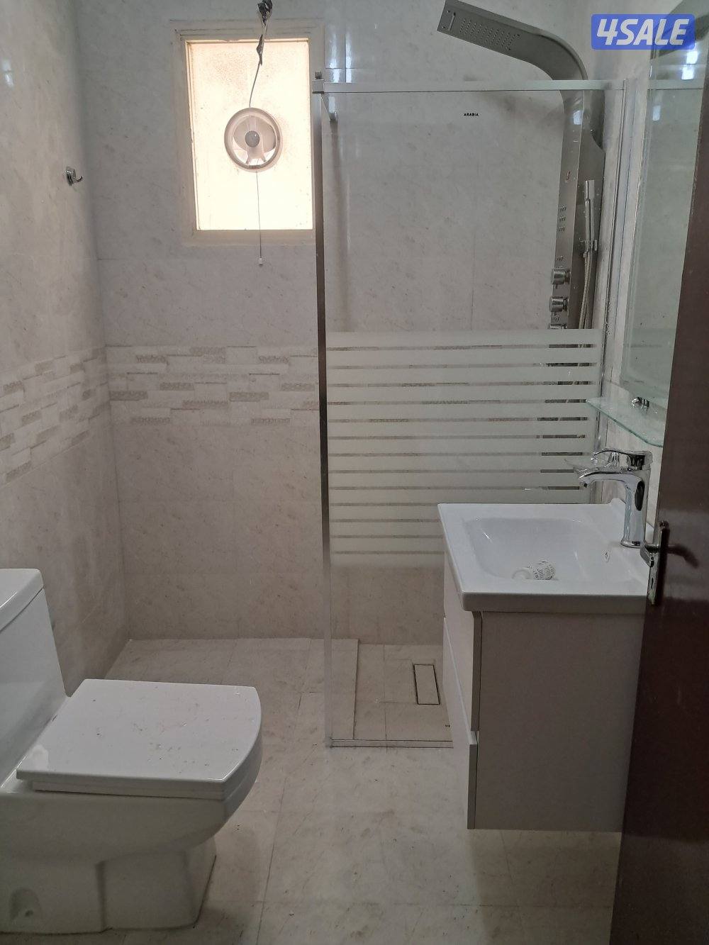 معلمين لتركيب السراميك فوق الكاشى مع صحى وعازل2