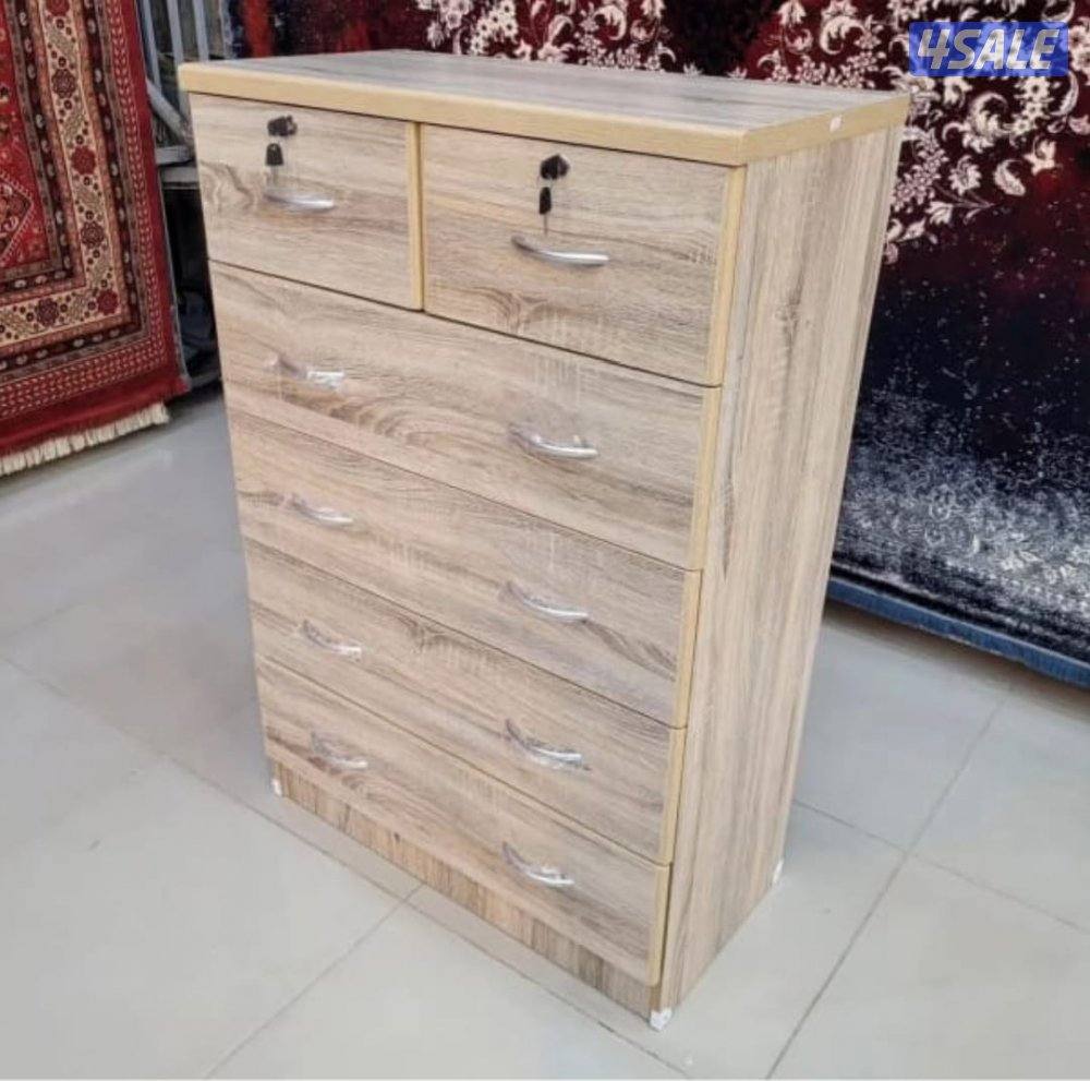 يوجد لدينا كبتات جاهزه ٢ باب ارفف وباب علاق6