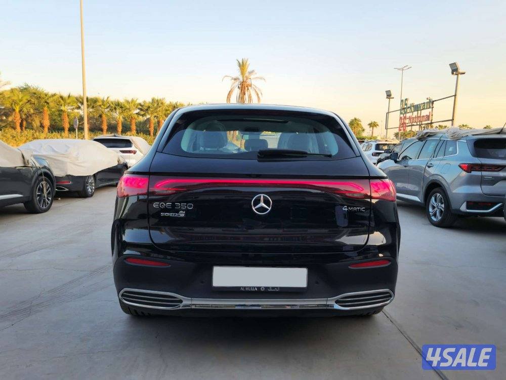 Mercedes- Benz EQE 350 - 4 matic6