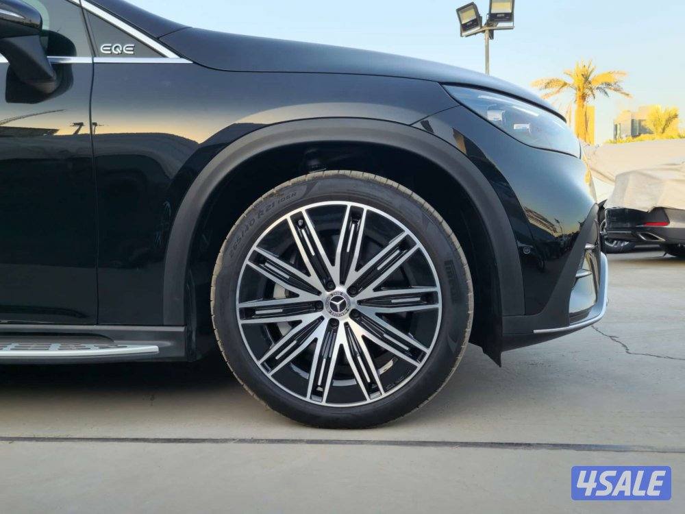 Mercedes- Benz EQE 350 - 4 matic8