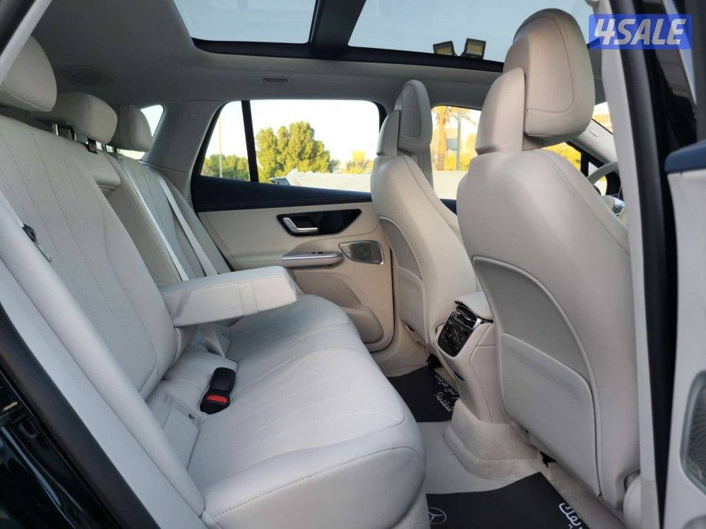 Mercedes- Benz EQE 350 - 4 matic11