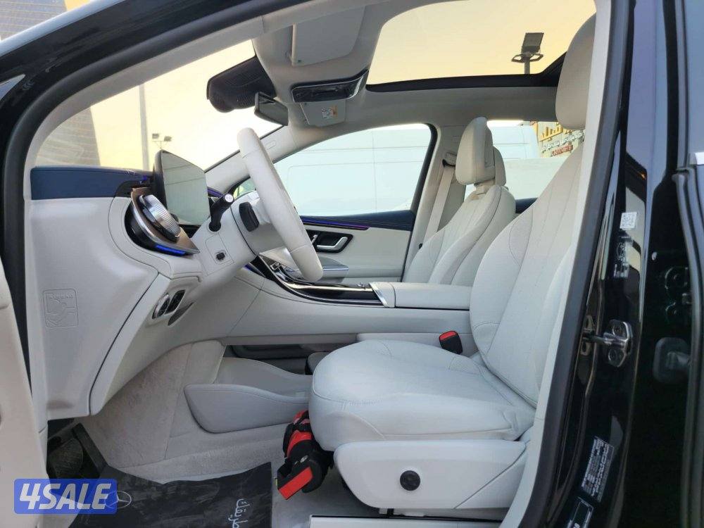 Mercedes- Benz EQE 350 - 4 matic12