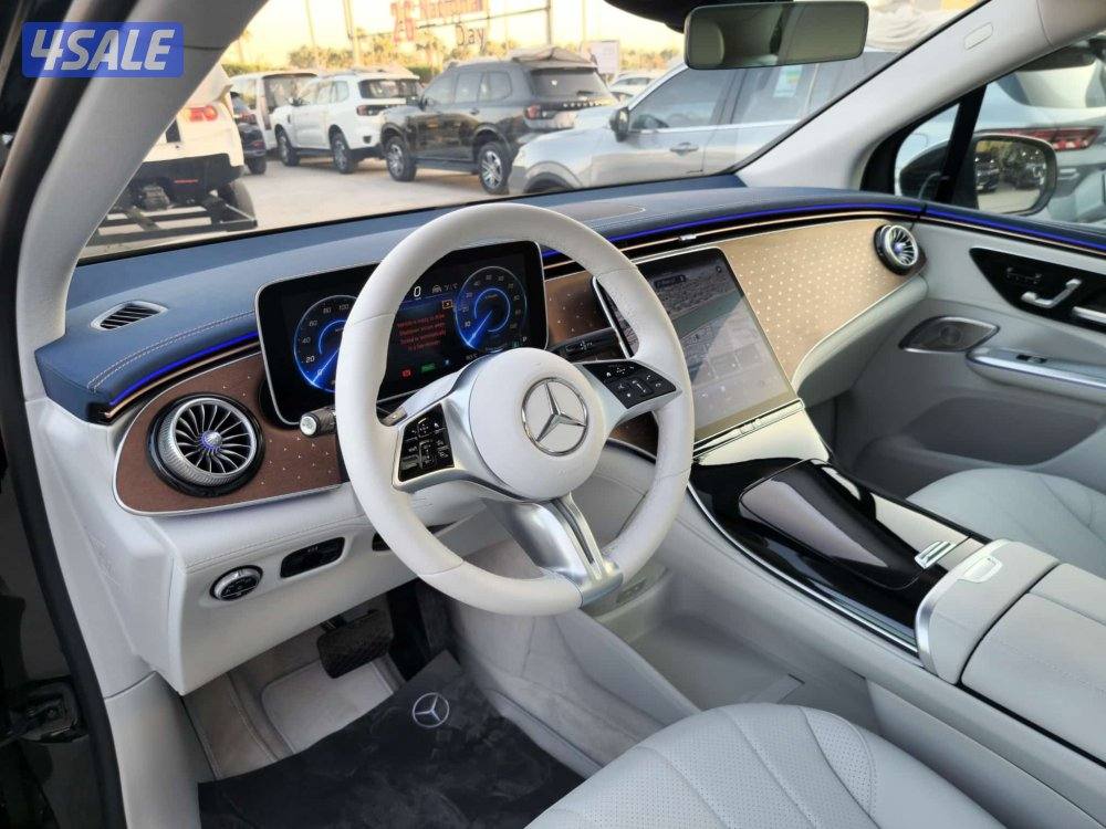 Mercedes- Benz EQE 350 - 4 matic13