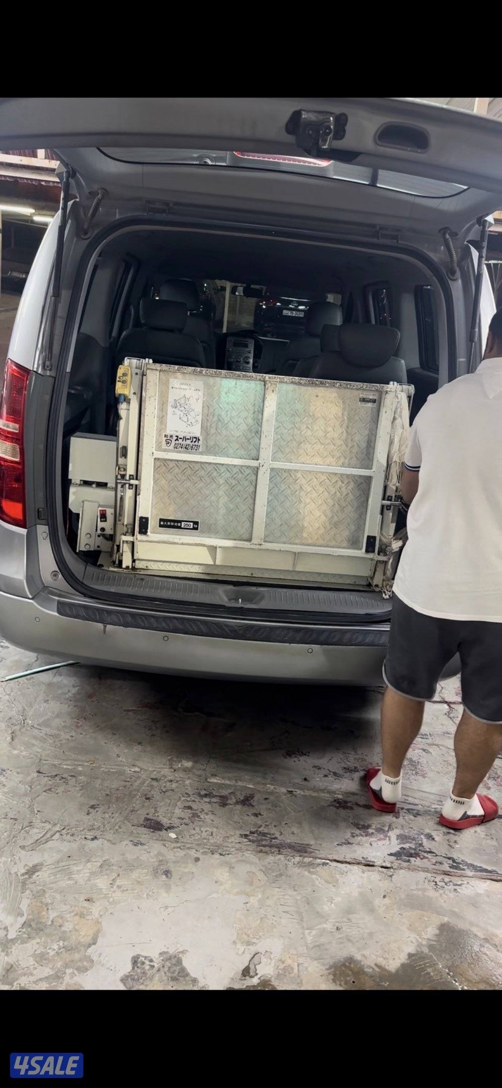 للبيع ونش لكرسي المعاقين يركب في السياره0