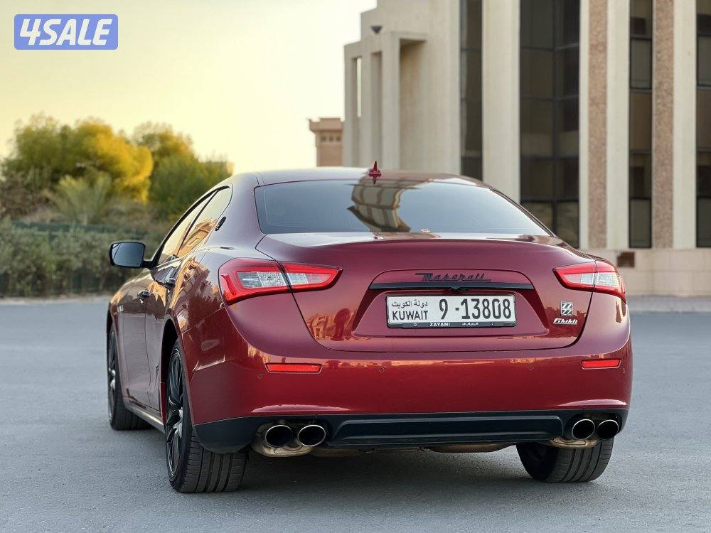 بحالة ممتازه عداد ٩٥ الف موديل ٢٠١٥1