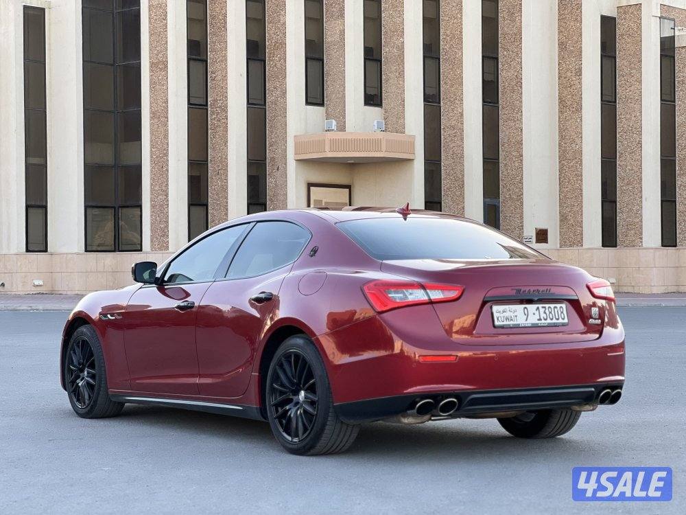 بحالة ممتازه عداد ٩٥ الف موديل ٢٠١٥5