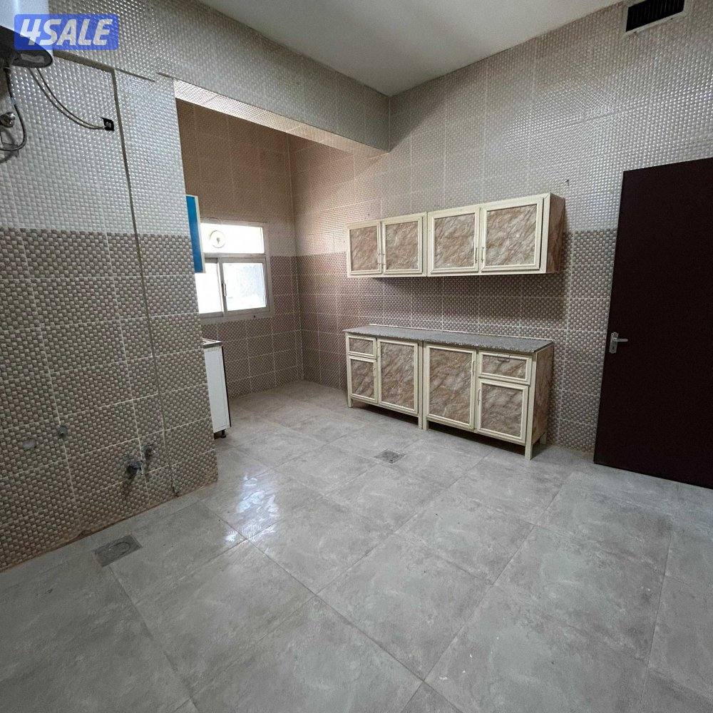 شقة مع بلكونة للإيجار في سلوى قطعة 53