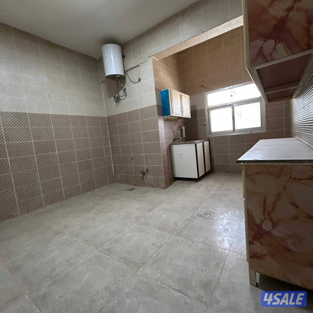 شقة مع بلكونة للإيجار في سلوى قطعة 54