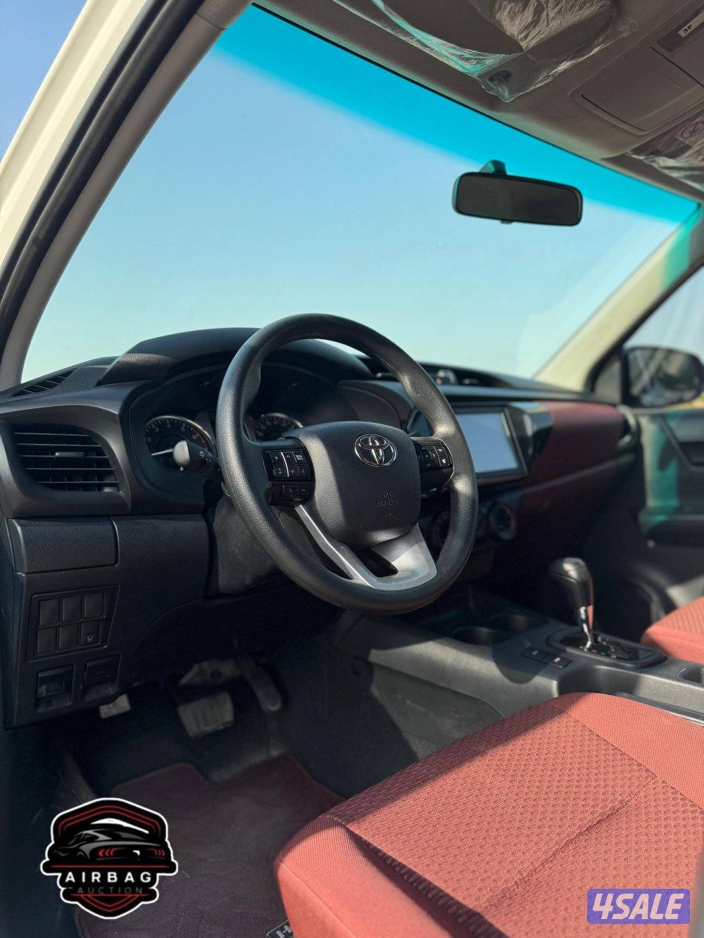 للبيع وانيت هايلكس 
موديل 2023 
عداد 15 الف اتوماتك البيع جمله وبالحبه3