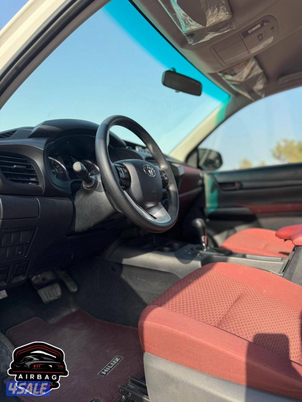 للبيع وانيت هايلكس 
موديل 2023 
عداد 15 الف اتوماتك البيع جمله وبالحبه4