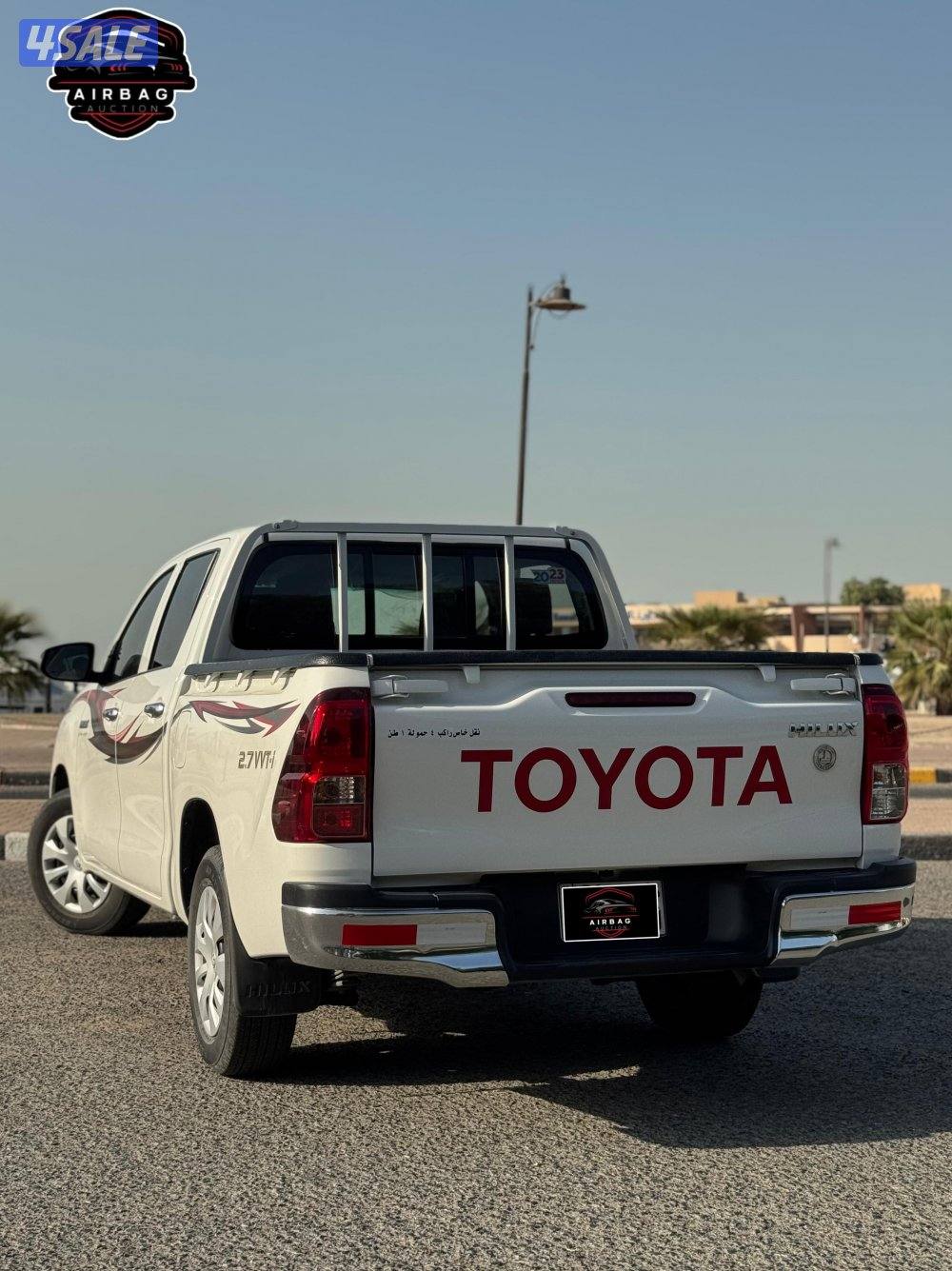 للبيع وانيت هايلكس 
موديل 2023 
عداد 15 الف اتوماتك البيع جمله وبالحبه7