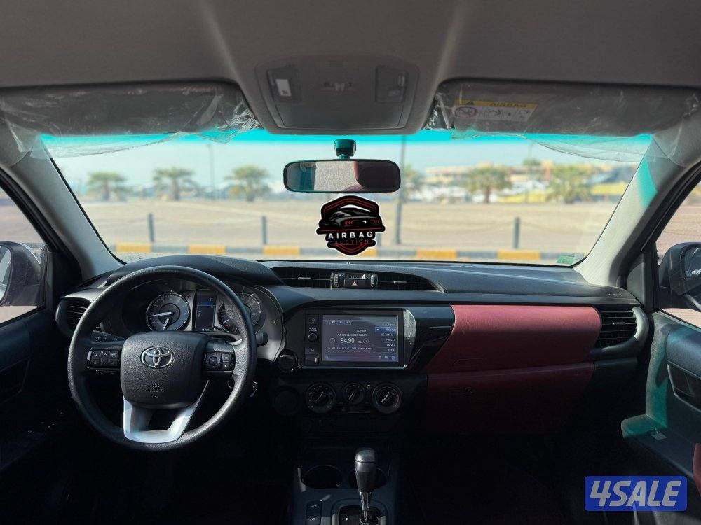 للبيع وانيت هايلكس 
موديل 2023 
عداد 15 الف اتوماتك البيع جمله وبالحبه8